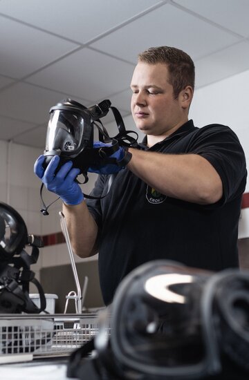 Respiratory protection for fire service & industry / personal protective equipment (PPE)