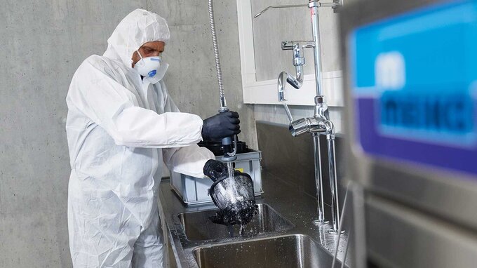 Preliminary clean of respiratory protective equipment Preliminary clean of respiratory protective equipment