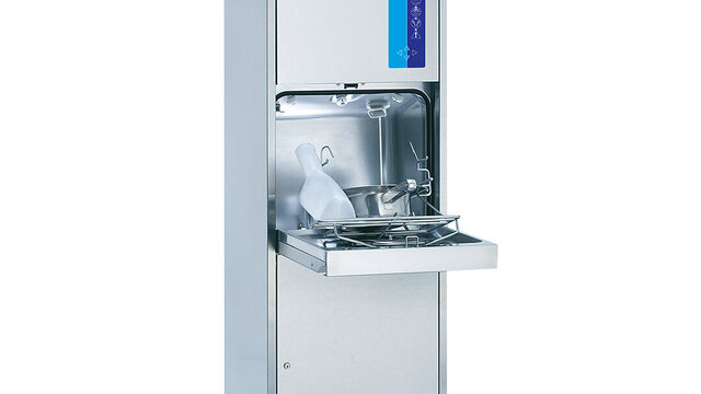 Cleaning of bedpans Cleaining of bedpans TopLine