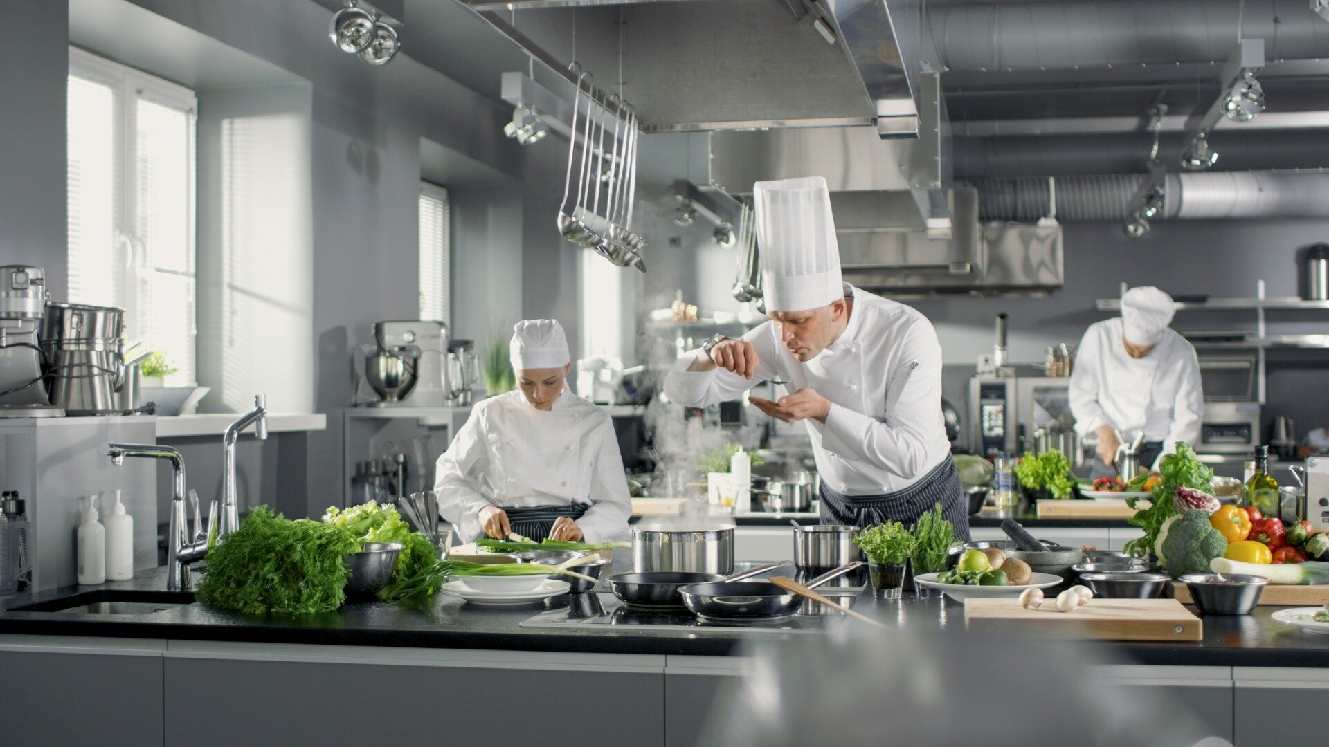 Niezbędny sprzęt gastronomiczny do lokali różnego typu - pubu, pizzerii, restauracji